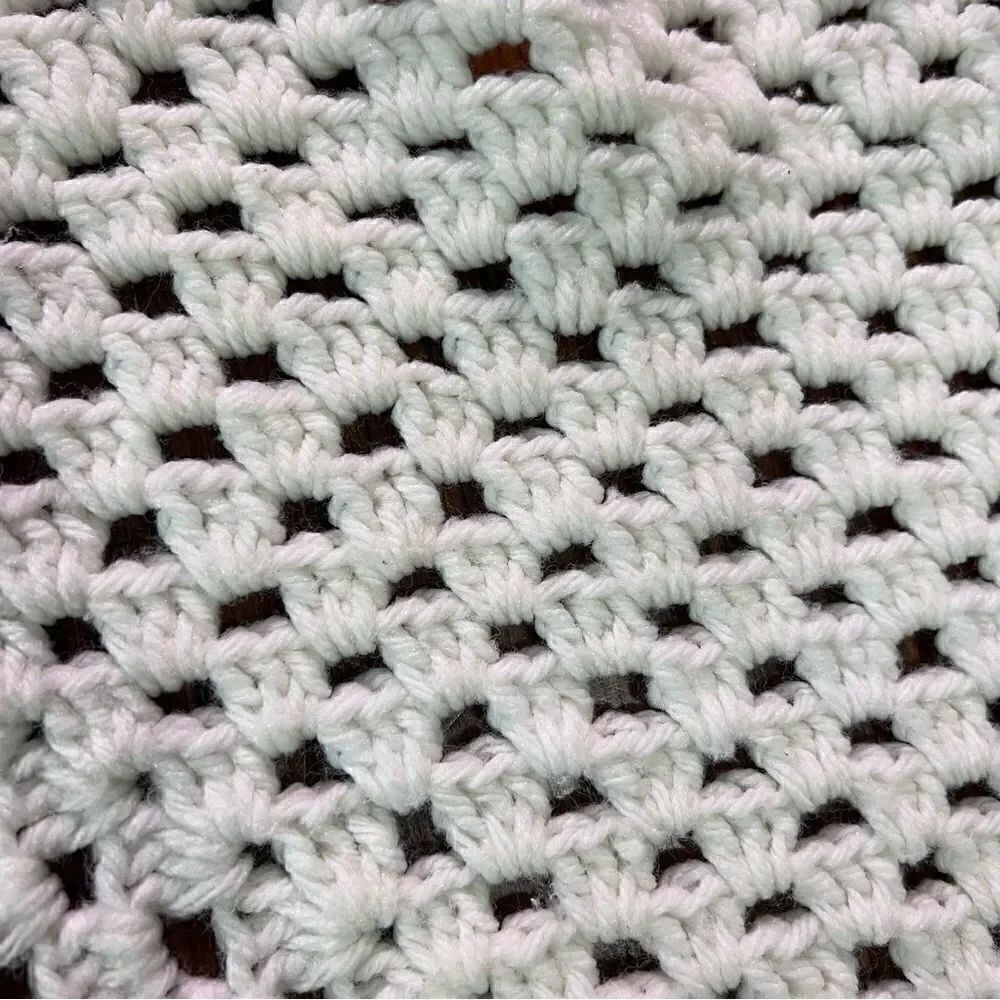 Hand Knitted Throw - Picture 5 of 6